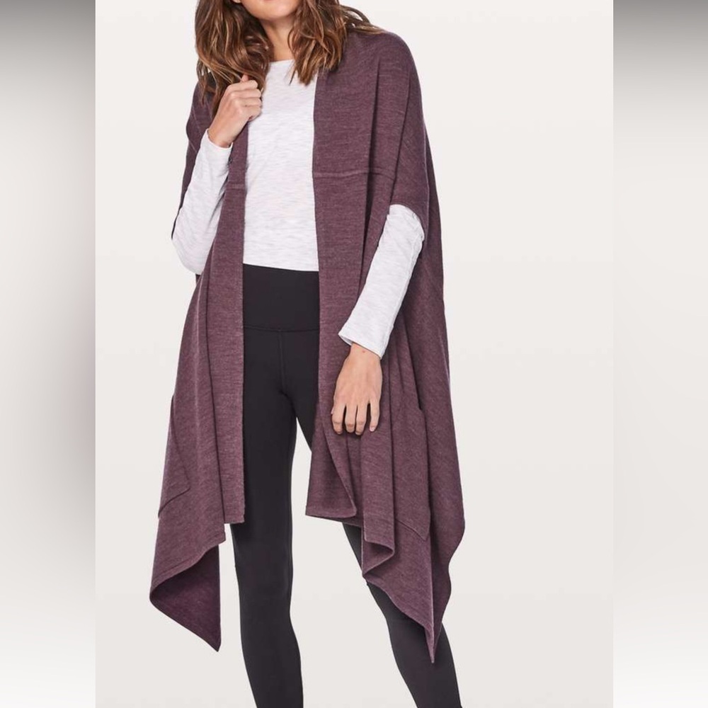 Lululemon Live Freely Wrap
Heathered Black Cherry